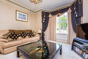 Sitting Room- click for photo gallery